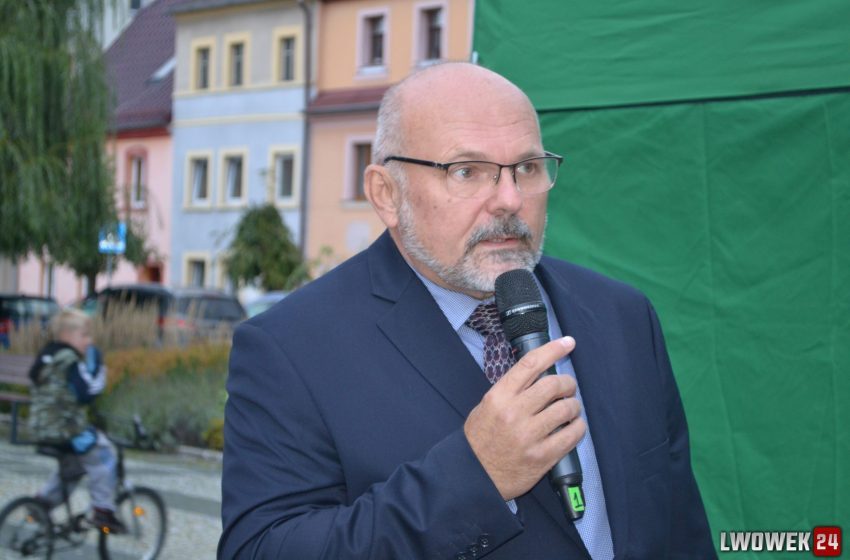 Burmistrz Artur Zych z wotum zaufania i absolutorium