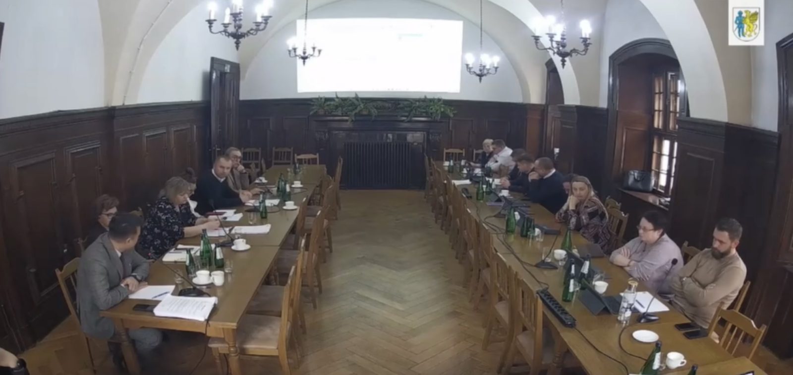 Burmistrz broni urzędników, radni żądają kontroli. Czy Gryfów zapłacił za niewykonane prace?