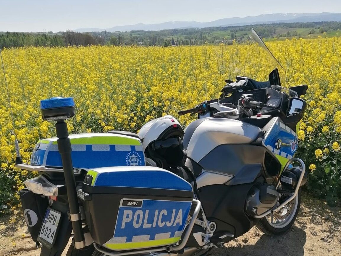 Piękna pogoda zachęca do jazdy na motocyklu, ale pamiętajmy o bezpieczeństwie - policja apeluje