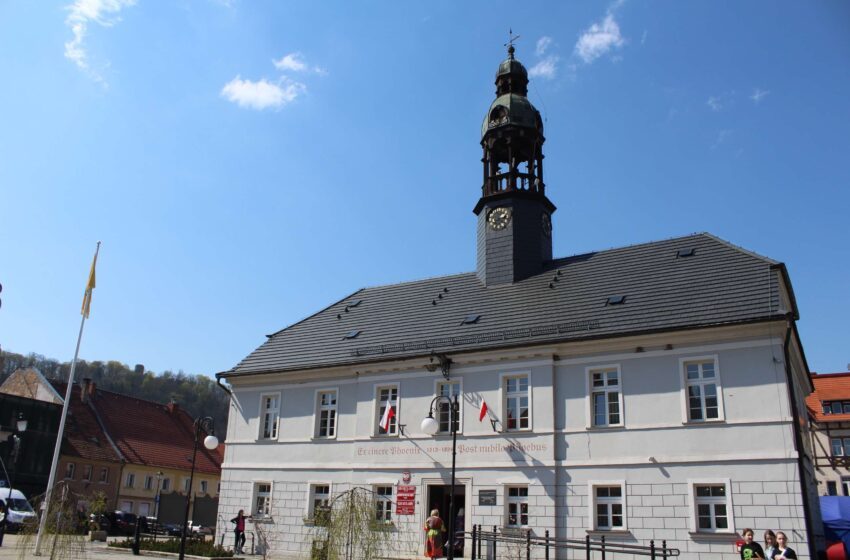 Rok po powodzi. Szkoła we Wleniu wciąż czeka na odbudowę
