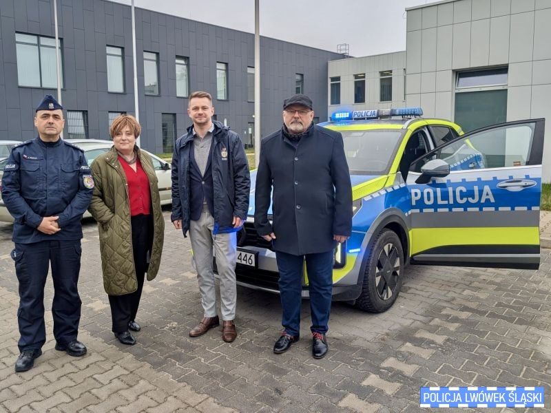 Nowy radiowóz Kia Sportage zasilił flotę lwóweckiej Policji